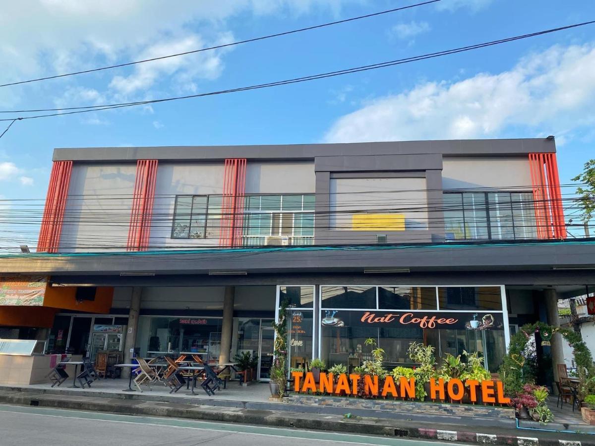 Tanatnan Hotel Ranong Bagian luar foto